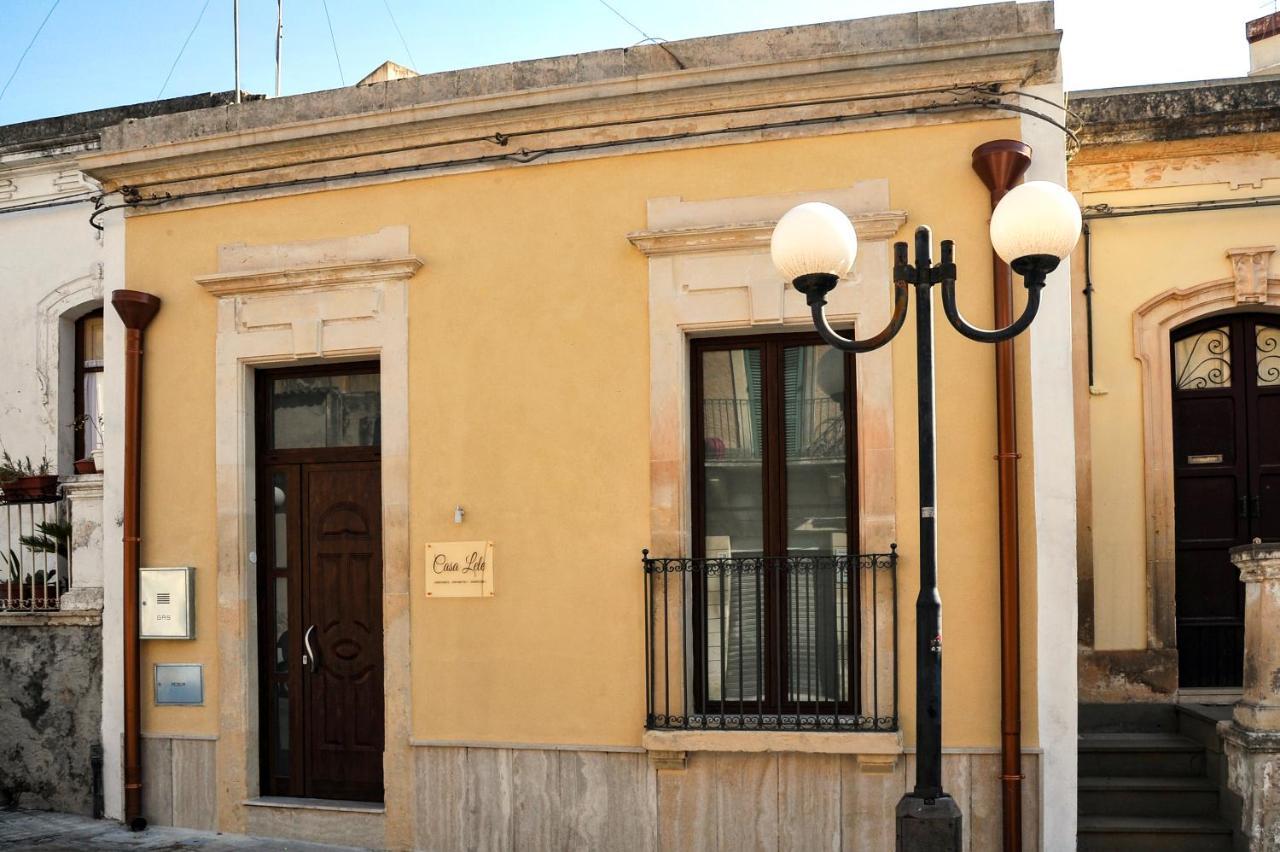 Bed and Breakfast Casa Lele Noto Esterno foto